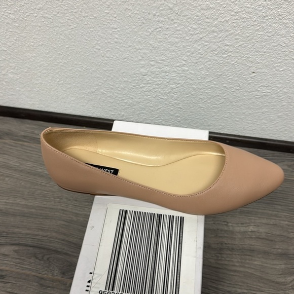 Nine West Women's Speakup Almond Toe Slip-On Flats (WIDE) - Picture 5 of 8
